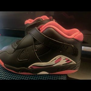 Toddler air Jordan’s size 9c lightly worn.